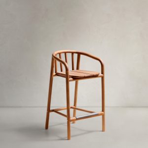 KAVE HOME Turqueta udendørs barstol, m. ryglæn, armlæn og fodstøtte - natur teaktræ (H:65cm)